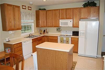 3rd image of 2117 Wedgewood Dr