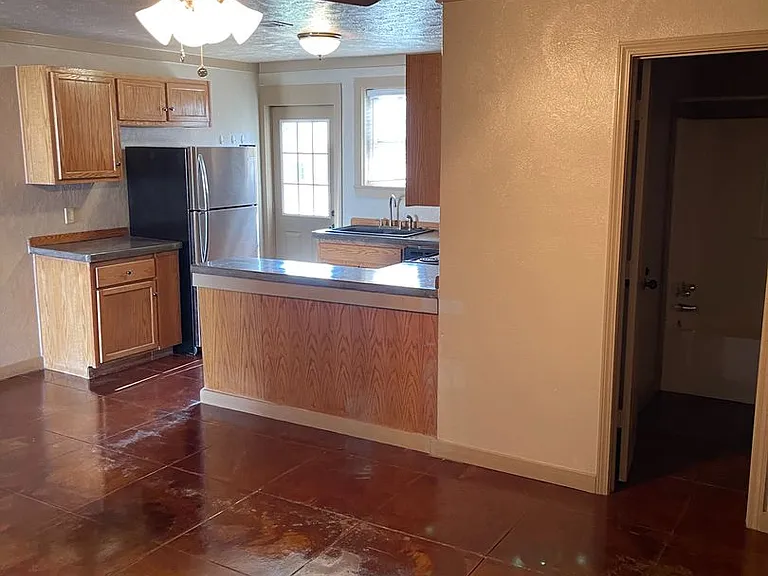 421 Watson Ln #4 — Photo 5