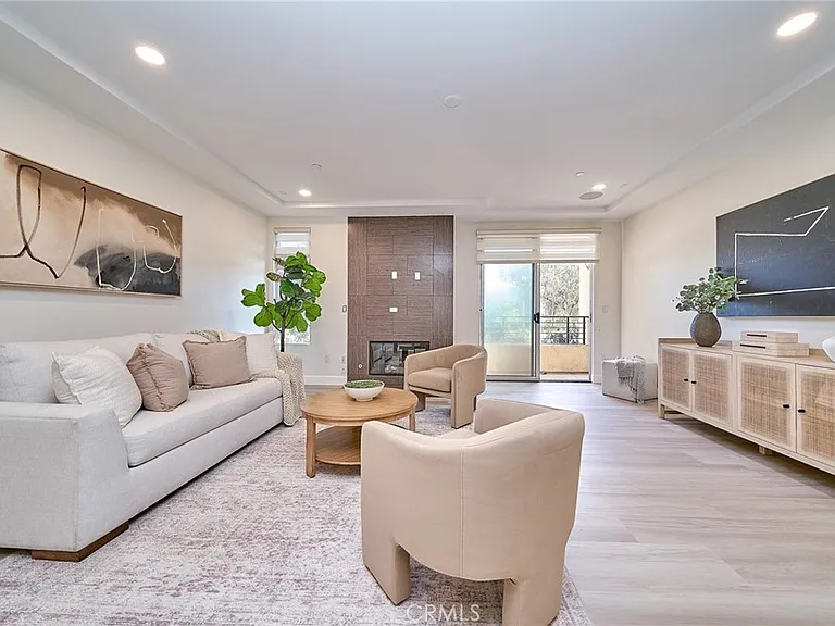 5525 W Olympic Blvd #202 — Photo 9