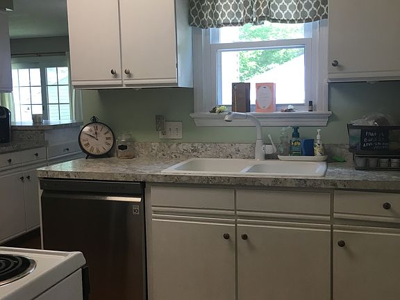 2nd image of 220 Inwood Blvd