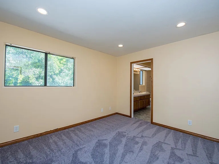 2274 N Rockridge Pl — Photo 40