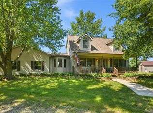 6214 Lazy K Ln, Pinckney, MI 48169
