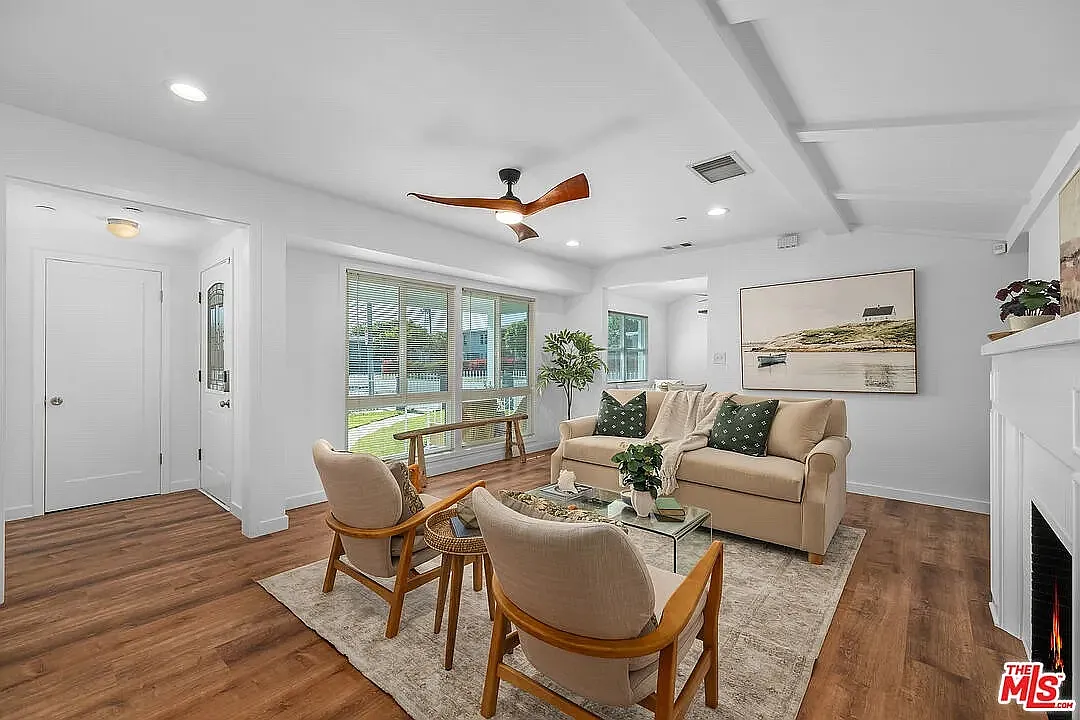 2 bed, 1100 sqft, $3,750 — Photo 2