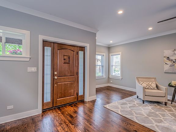 4th image of 2905 N 75th Ct