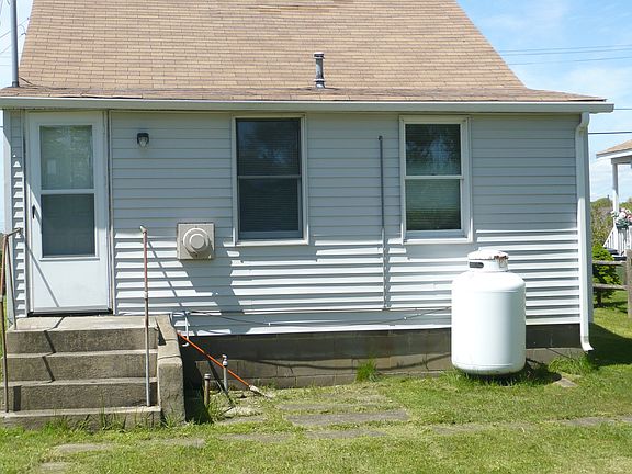 2nd image of 29 Woodland Drive