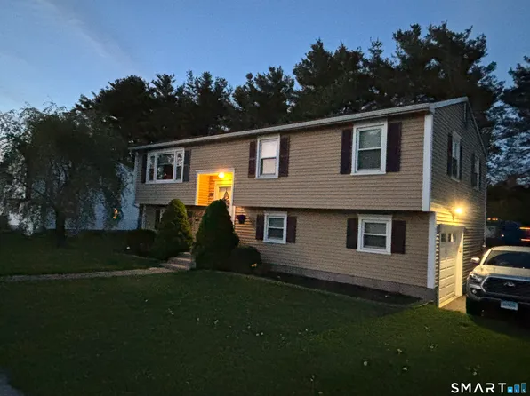 126 Cartpath Drive, Meriden, CT 06450