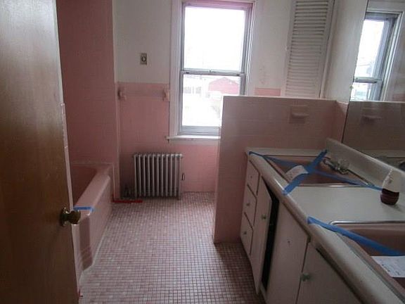 2nd image of 27 Glenwood Ave