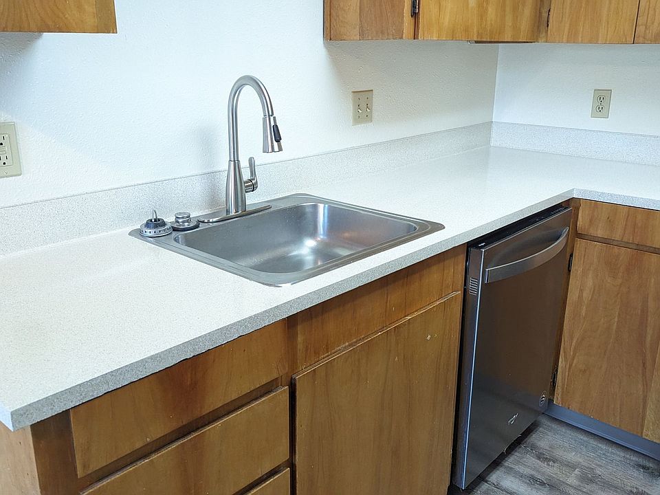 R0415 Tabor West Apartments 64006476 SE Division St Portland, OR