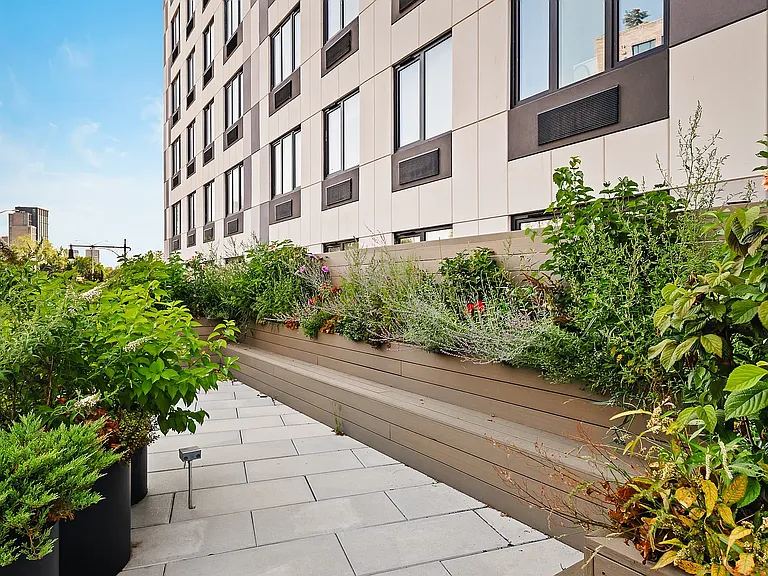 261 Grand Concourse #5818 — Photo 37
