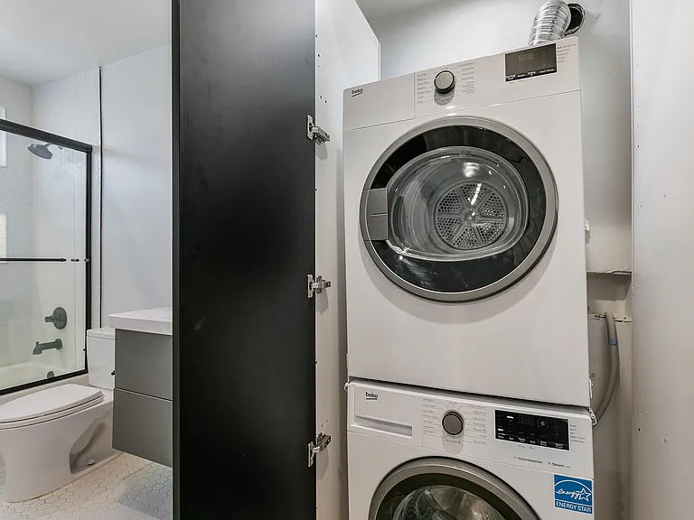 1917 Montrose St #15 — Photo 11