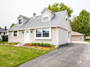 1185 Chester St, Brookfield, WI 53005