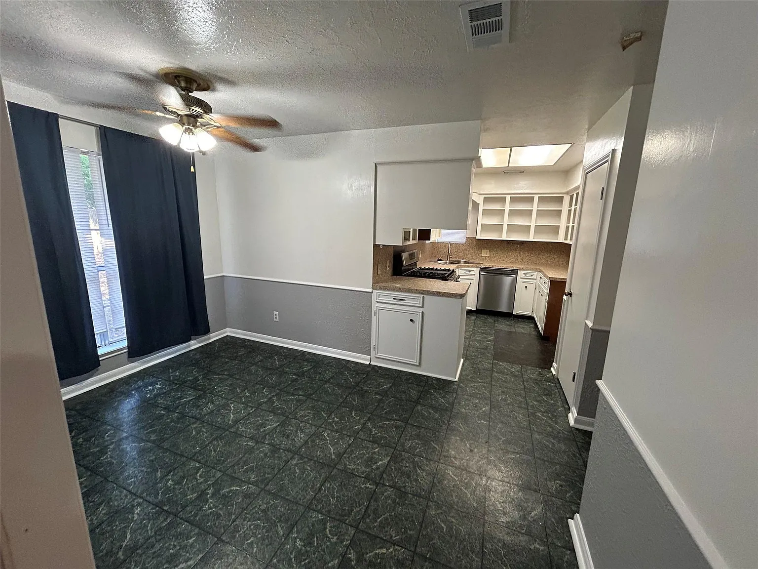 3 bed, 2.0 bath, 1884 sqft, $1,795 — Photo 4