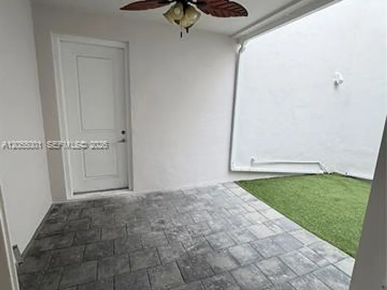 6440 NW 103rd Psge #Townhouse 6440 — Photo 24