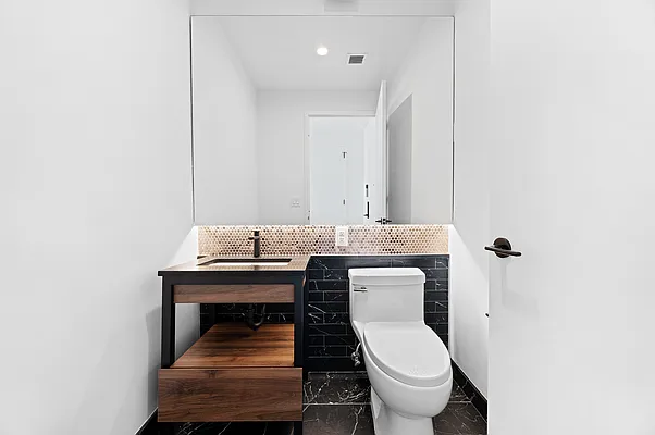 Rented by West 124th Manager LLC | media 54