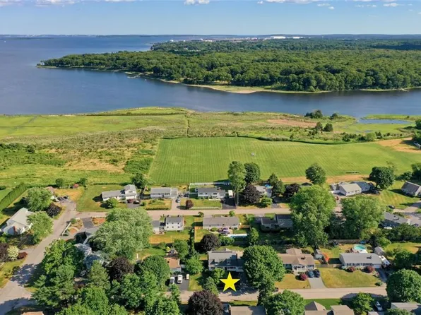 46 Netop Dr, Warwick, RI 02818