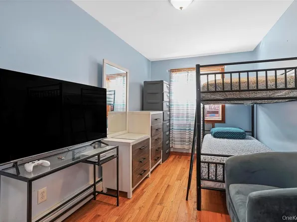 65-36 Metropolitan Avenue image 10 of 33