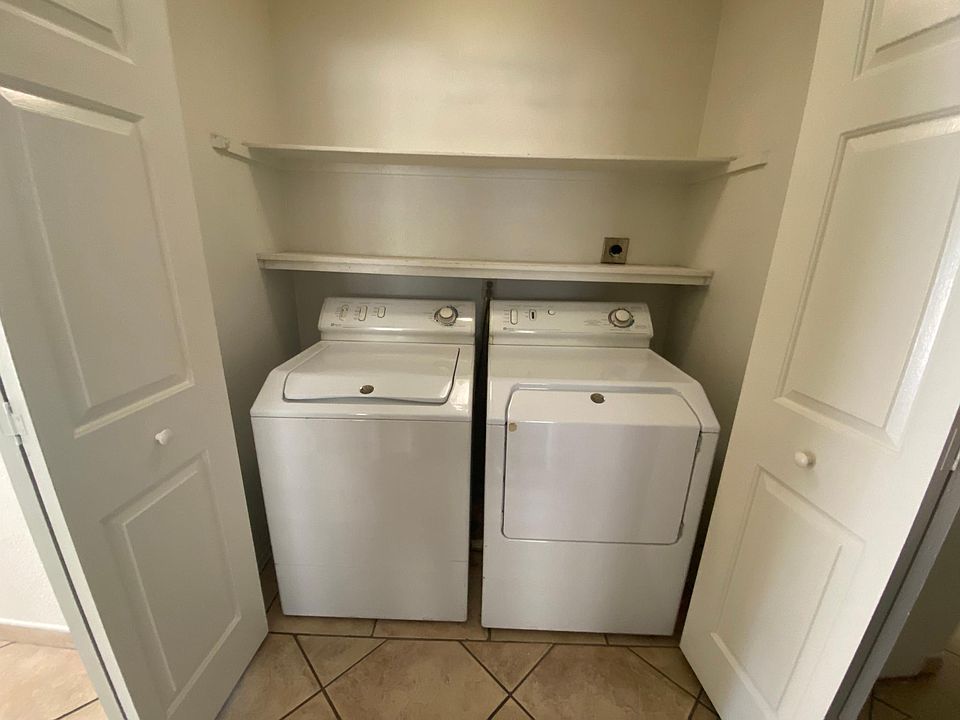 1st image of 2600 Lourdes Ave