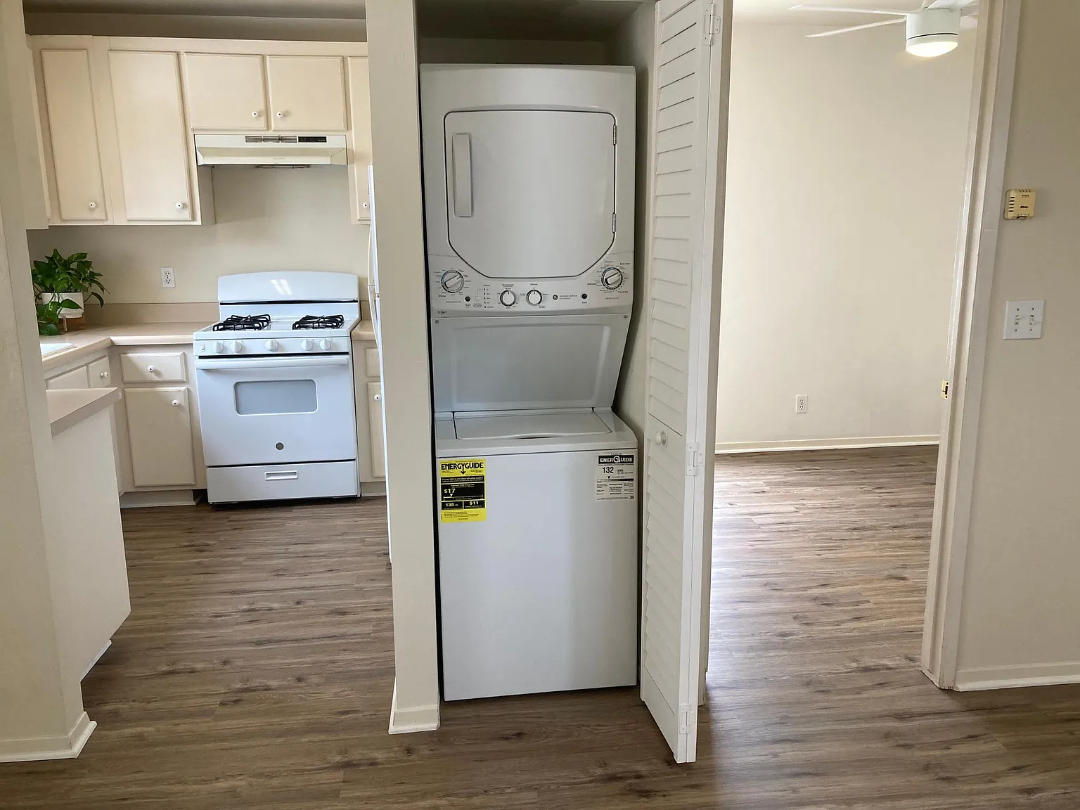 660 1/2 I Ave — Photo 3