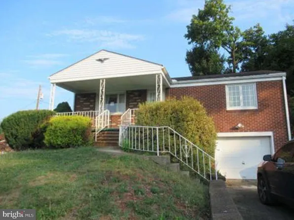 200 Paul Dr, Lower Burrell, PA 15068