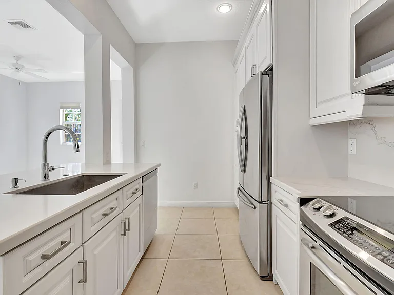 838 NW 83rd Ln — Photo 19