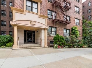 6787 Booth St APT 3F, Flushing, NY 11375