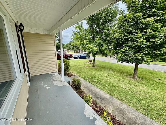 3rd image of 207 Rizer Ave