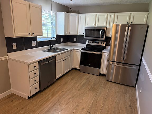 5th image of 8118 Marsala Ln