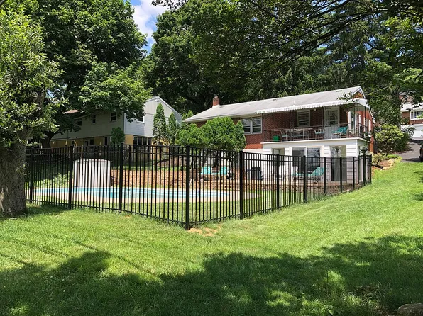 932 Whittier Dr, Allentown, PA 18103