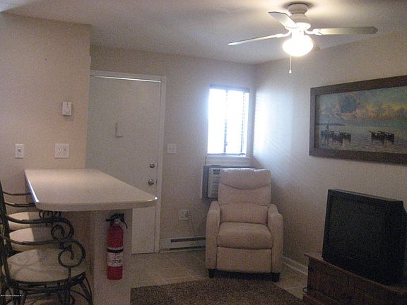 5th image of 35 Carteret Ave Unit B-3