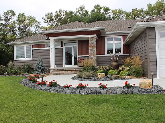 4th image of 3676 Houkom Dr E