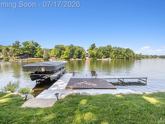 4th image of 7375 Parkwood Dr