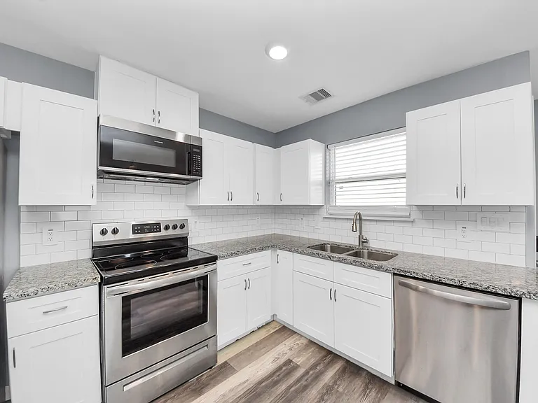 618 Maple Way #B — Photo 7