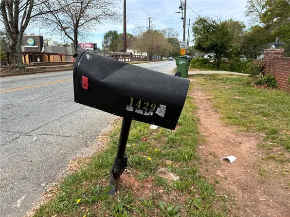 1429 Venetian Dr SW, Atlanta, GA 30311