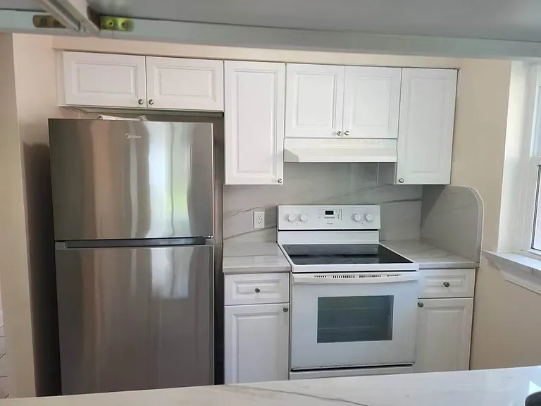 3731 Bunkerhill Dr — Photo 5