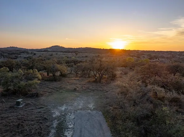 343 Cattle Creek Rd, Johnson City, TX 78636