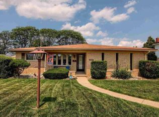 11319 Village Dr, Sterling Heights, MI 48312