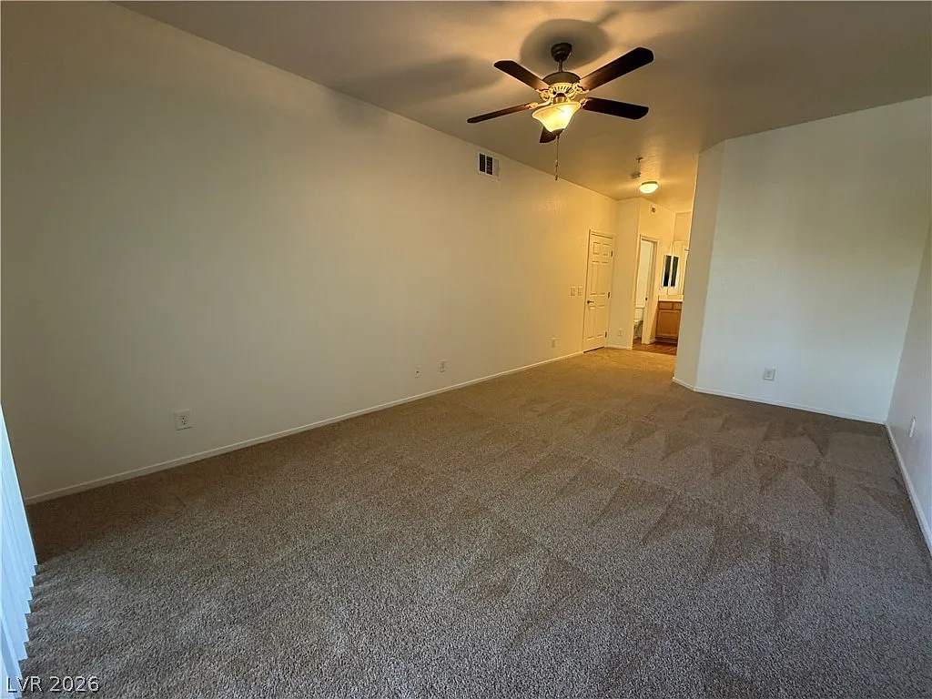 3 bed, 2.0 bath, 1268 sqft, $1,740 — Photo 4