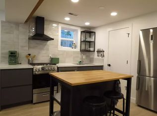 9738 85th Ave NW #1A, Edmonton, AB T6E2J4