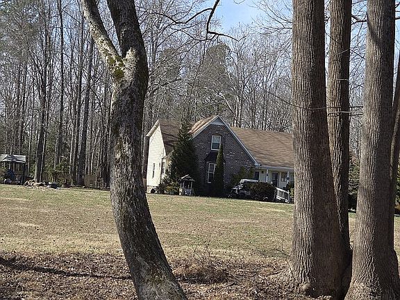 3rd image of 1012 Butler Branch Rd S