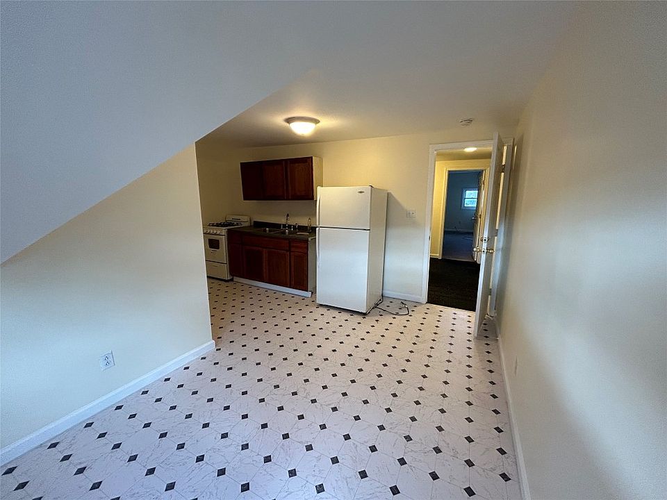 1st image of 2 Mill St APT 3