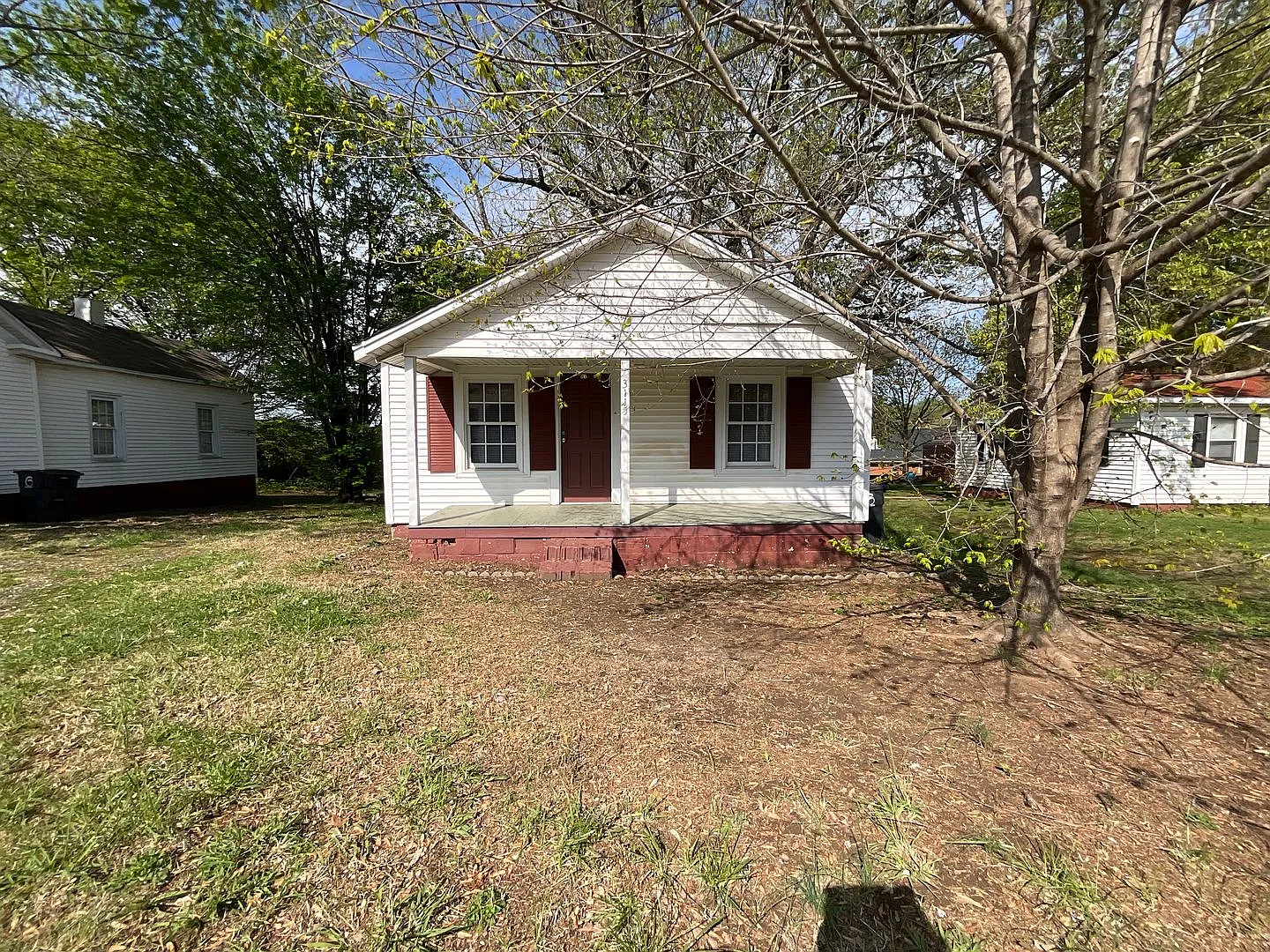 2 Bedroom, 1 Bath Bungalow in Greensboro near O'Henry Blvd & Cone Blvd — Photo 2