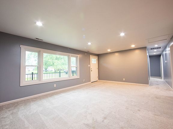2nd image of 196 Park Ave