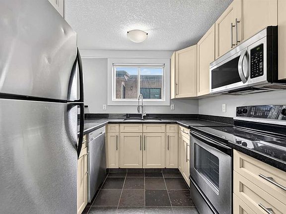 5th image of 644 S Meredith Rd NE #203