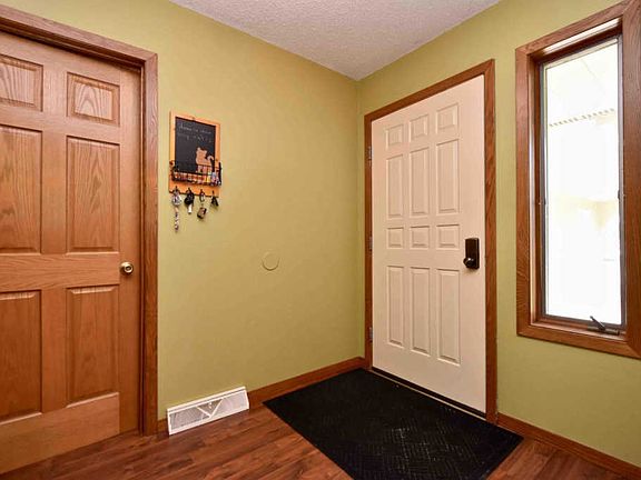 3rd image of 715 52nd Ave