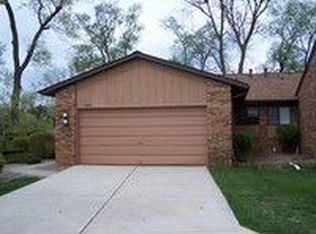 4636 Laurel Club Cir #1, West Bloomfield, MI 48323