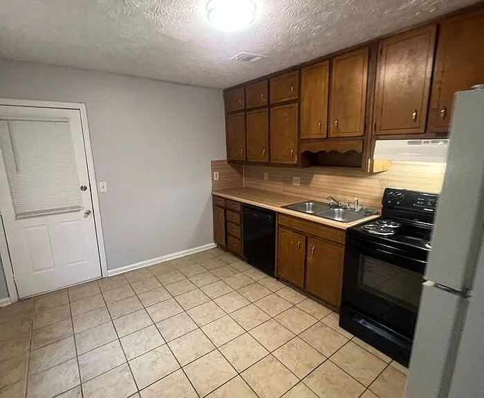 334 Haymarket Ln — Photo 4