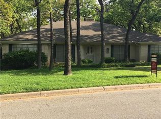 210 Walnut Way, Euless, TX 76039