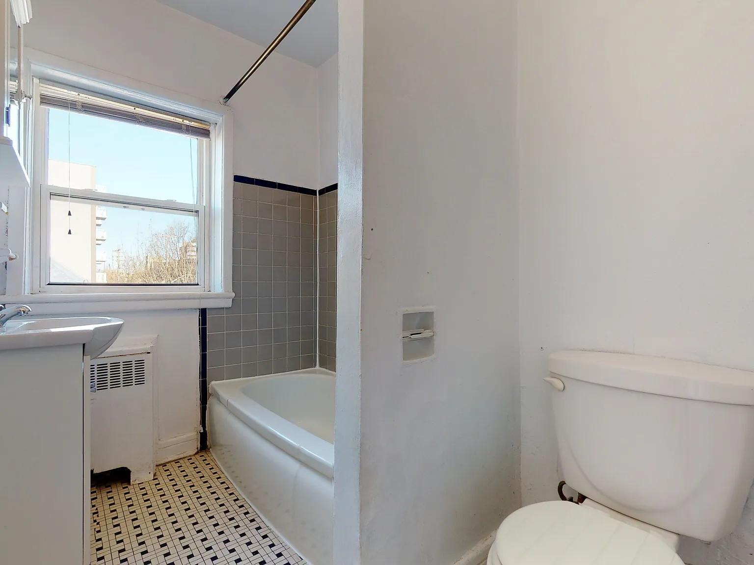 240 Osgoode Street — Photo 3