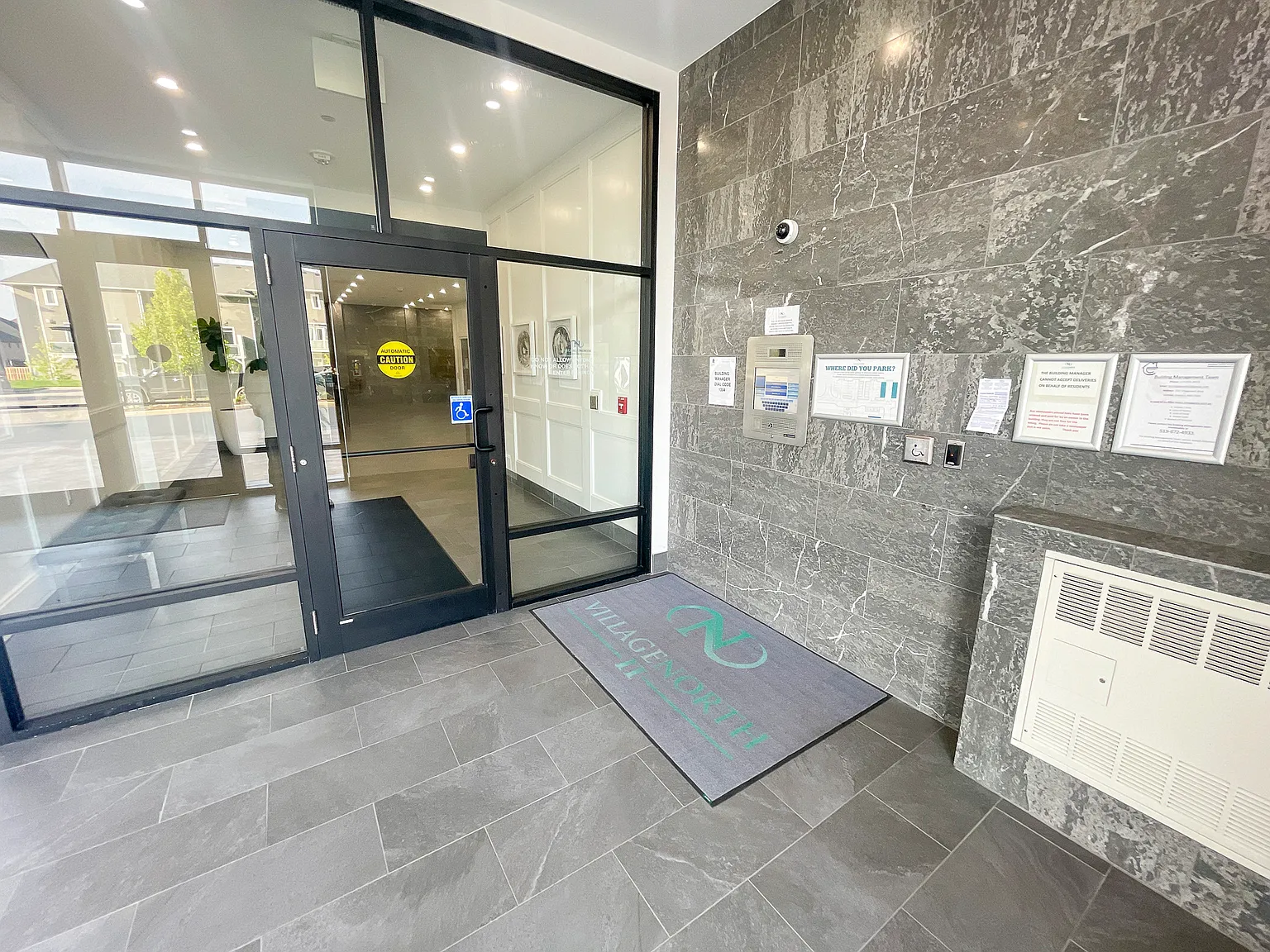 260 Villagewalk Boulevard London — Photo 3