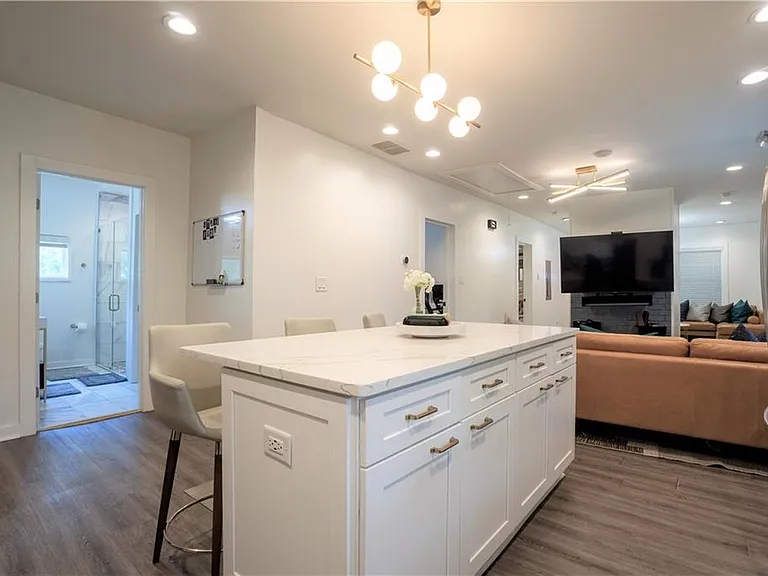811 King Rd — Photo 11